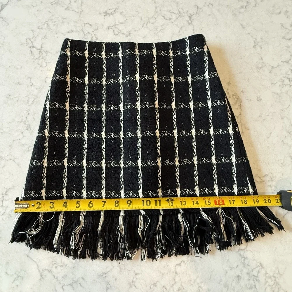 Tory Burch Skirt Size 0 • Black White Plaid Textured Tweed Fringe Hem • Side Zip